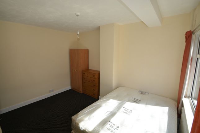 Terraced house to rent in Ash Gardens, Leeds