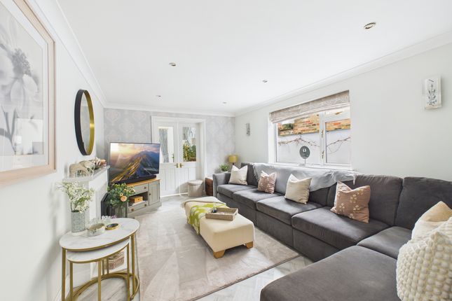 87 Marlow Bottom, Marlow photo 2