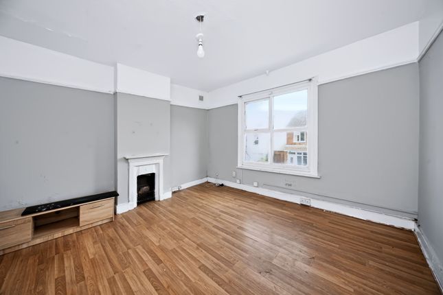 25c Letchworth Road, Luton photo 2