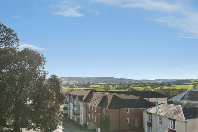 Flat 8, The Shrubbery, West Street, Axminster photo 2