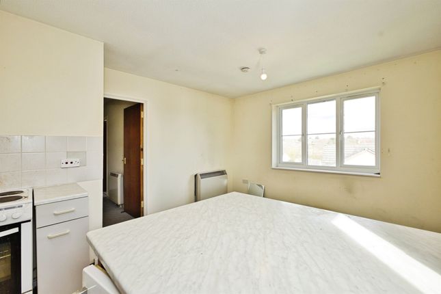 39, Beaulieu Drive, Yeovil photo 4