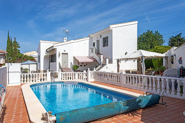 Villa for sale in Calle Arcos 1, Local 3, Ciudad Quesada, Rojales, Alicante, Valencia, Spain