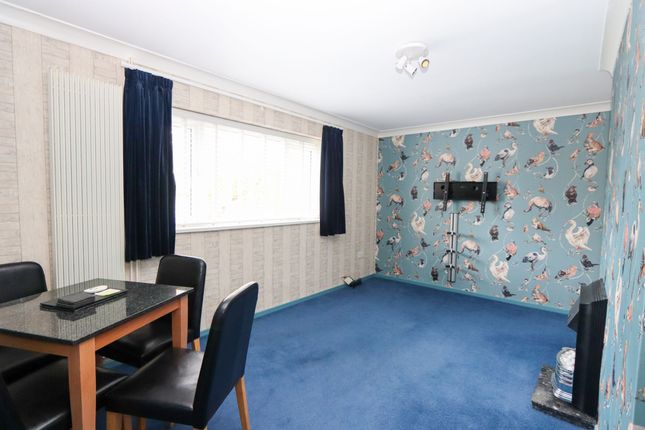 60 Upper Stoneyfield, Harlow photo 2