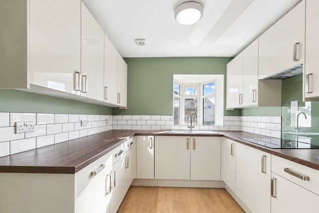 Room 4, 36 Crabtree Lane, Lancing photo 2