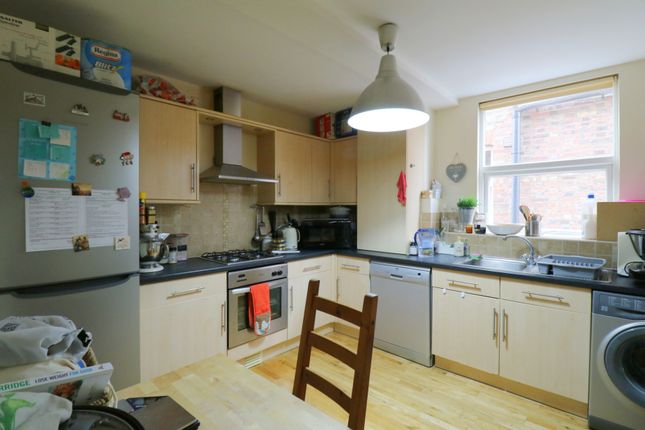 Flat for sale in 23 Twyford Avenue, Ealing Common, London