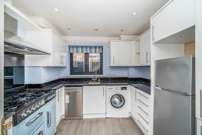 12, High Road, Uxbridge photo 2