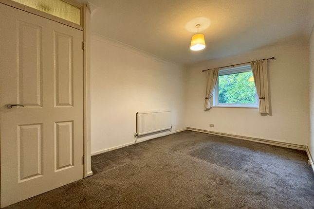 102, Bromley photo 4