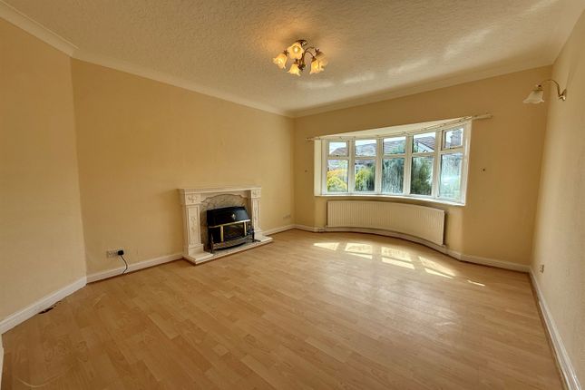 26, Rose Vale, Heald Green, Cheadle photo 2