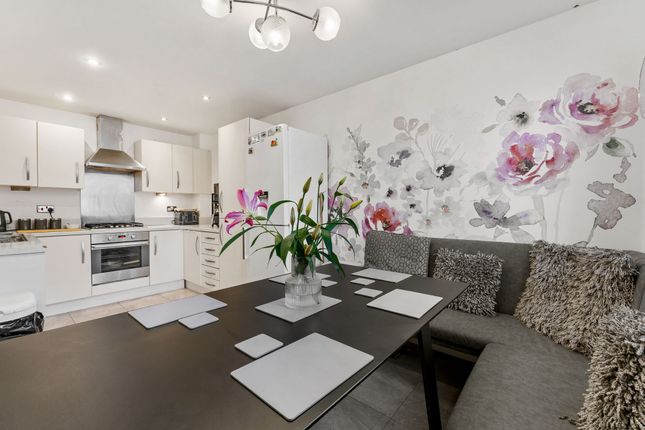 52 Iona Crescent, Widnes photo 4