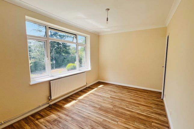 4, Windsor Close, Windsor Lane, SLOUGH photo 4