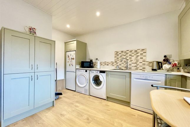 Flat for sale in Sutherland Avenue, Bexhill-On-Sea