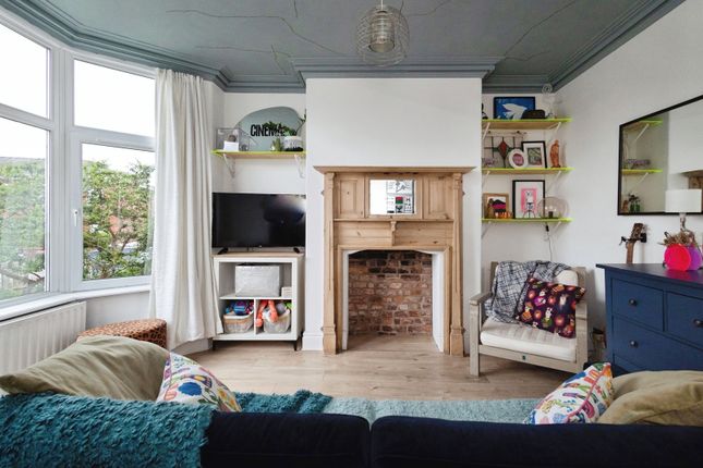 4, Heathland Terrace, Greater Manchester photo 2