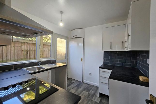 113, St Augustin Way, Northants photo 5