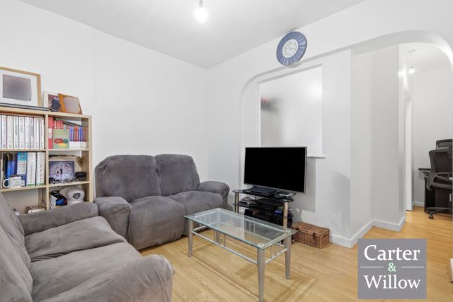 103B, Gainsborough Road, Dagenham photo 4