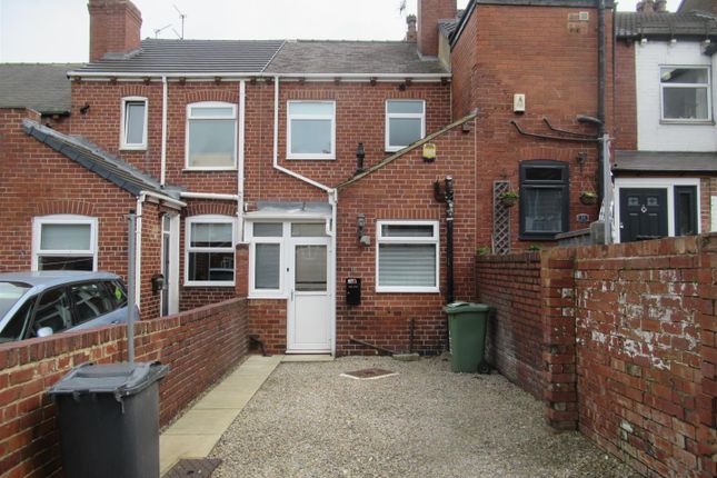 Terraced house to rent in East View, Kippax, Leeds