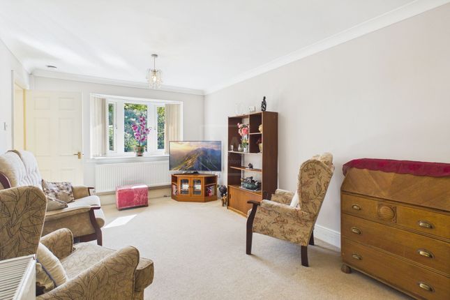 5 Ruthin Close, Warrington photo 4