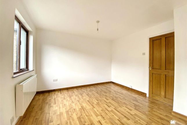 14, Kings Court, Narberth photo 3