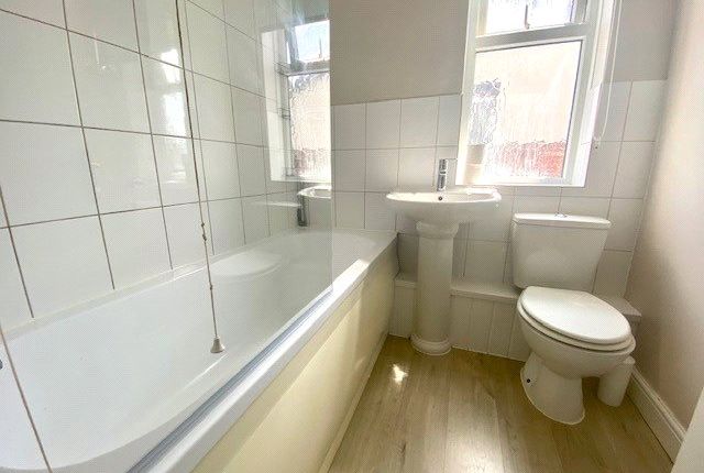 24, Clayhill Close, Southampton photo 5