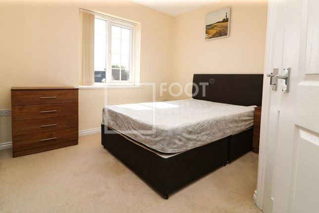 14, Langsett Court, Bradford photo 3