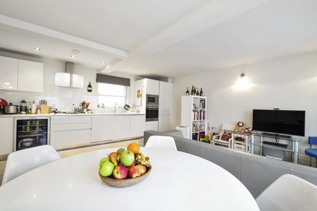 Town house for sale in Lancaster Gate, London