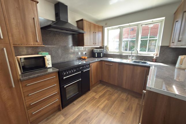 19, Portreath Court, Darlington photo 4