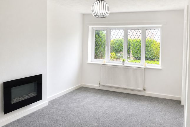1, Stanbury Close, Burnley photo 2