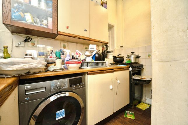 98, Harewood Street, Bradford photo 4