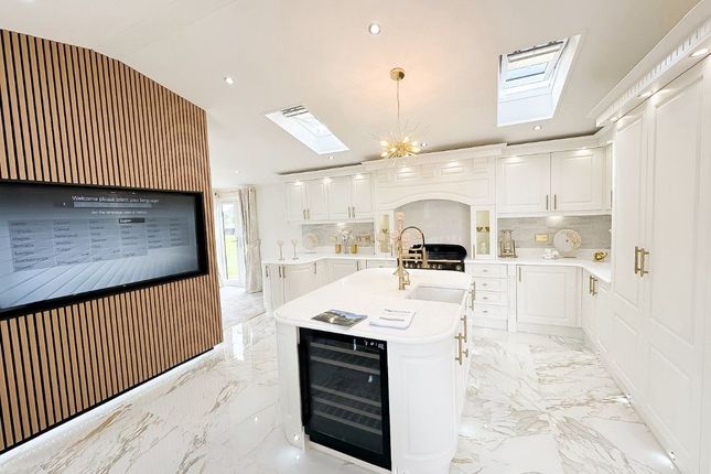11 Nightingale Rise, Weybridge Road, Addlestone photo 3