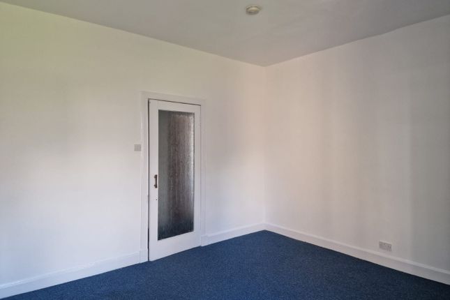 Flat C, 136, Bonnyton Road, Kilmarnock photo 4