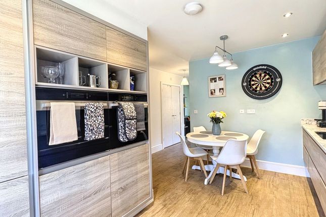 27 Citron Avenue, Coalville photo 3