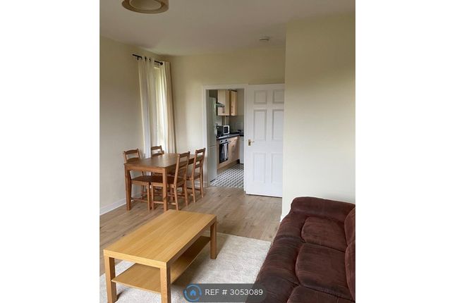 Flat, Loganlea Avenue, Edinburgh photo 3