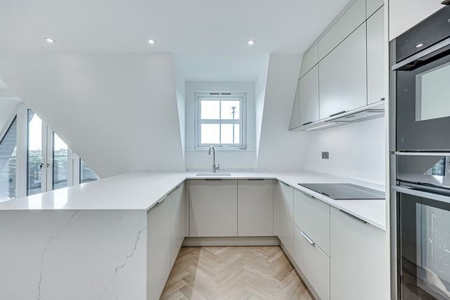 Flat Flat 8, The Warren, Hall Crescent, Benfleet photo 4
