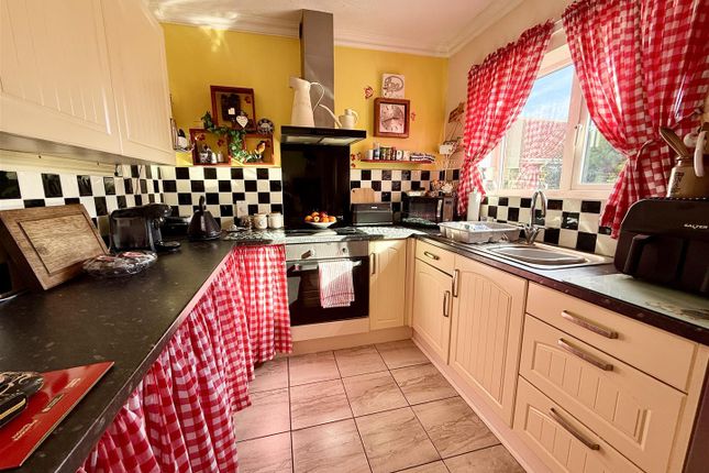7, Limes Road, Great Yarmouth photo 4