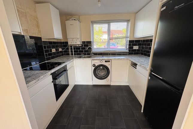 127, Oaktree Crescent, Bristol photo 2