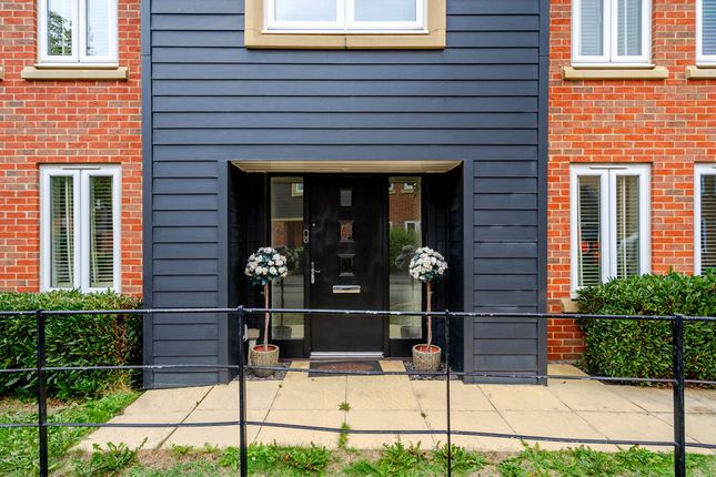 Launceston Drive, Milton Keynes photo 3