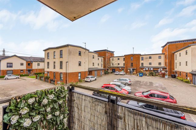 4 Prunella Place, Tiller Road, Waterlooville photo 4