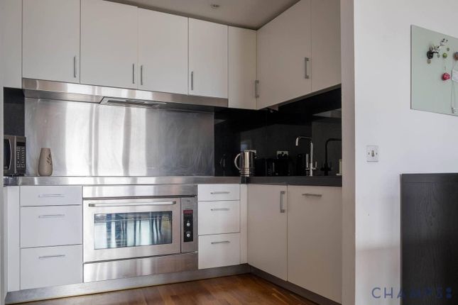 1 Fairmont Avenue, London photo 5
