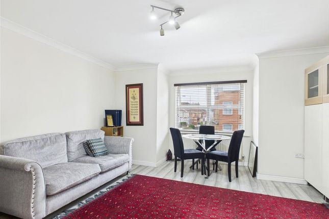 Flat 4, Louise Court, 121 Byron Road, Harrow photo 2