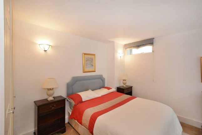 Flat 7, THE PHOENIX, Bird Street, London photo 4