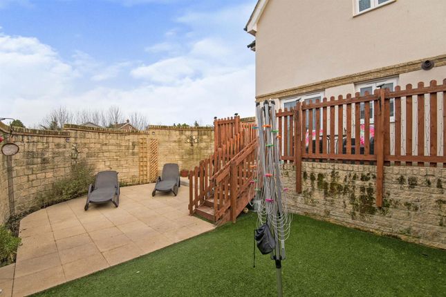 21, Cloakham Drive, Axminster photo 2