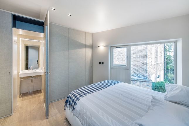 Flat to rent in Pottery Lane, London