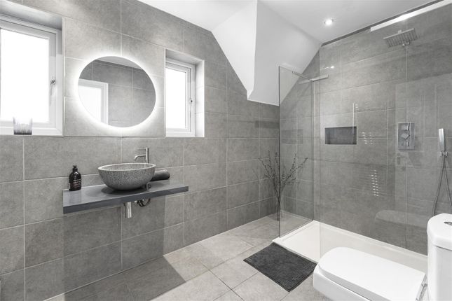 84, Hawksworth Lane, Guiseley photo 4