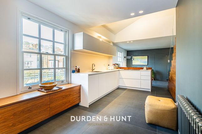74 High Street, Leigh-On-Sea photo 4