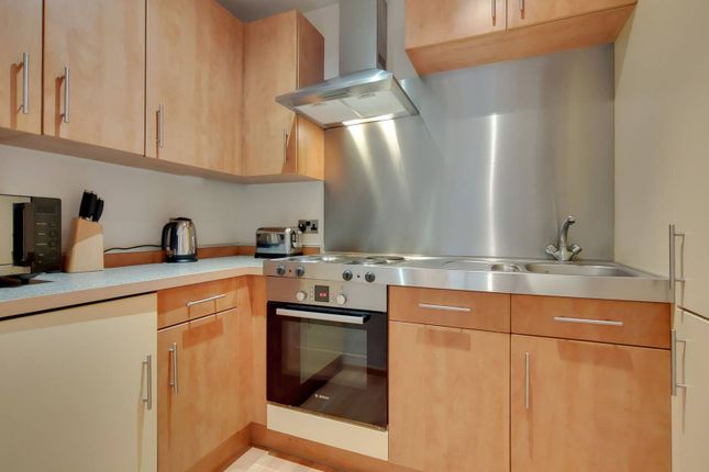 Thumbnail Flat to rent in City Road, City, London