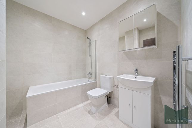 Flat 65 Key Point, High Street, Potters Bar, Potters Bar photo 4
