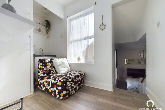 Flat 3,, 43 Canterbury Road, Kent photo 5