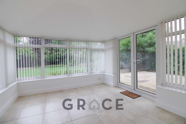6, Brookhill Way, Ipswich photo 3
