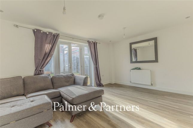 43, Fuller Way, Suffolk photo 3