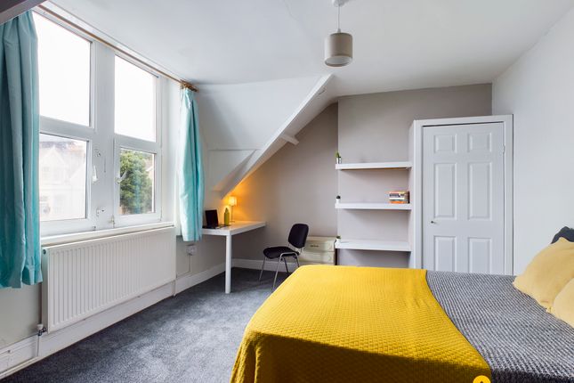 Uplands Terrace, Swansea photo 3