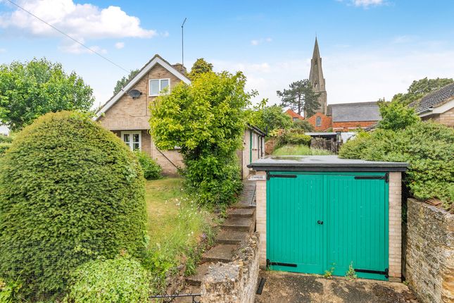 The Chilterns, Rectory Lane, Northampton photo 4